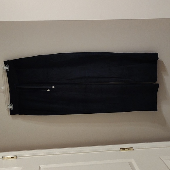 Lounge Wear Set - Picture 7 of 8